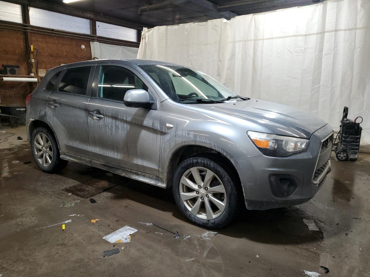 2015 Mitsubishi Outlander - Image 4