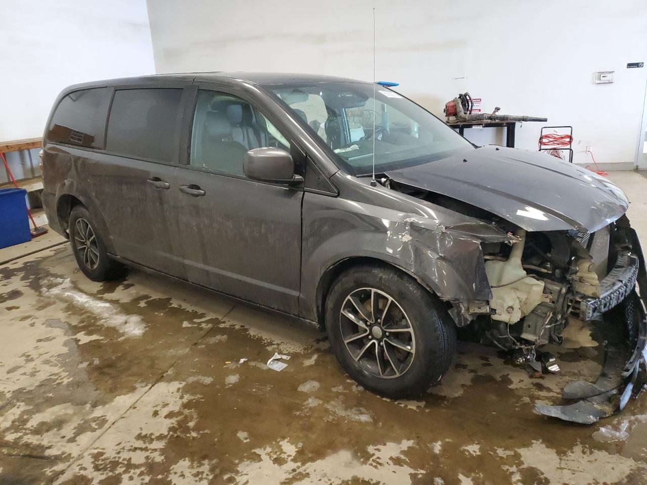 2018 Dodge Caravan - Image 4