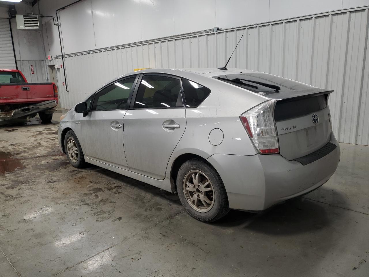2011 Toyota Prius - Image 2