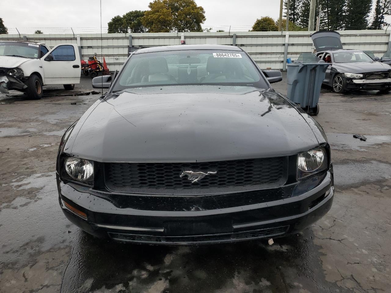 2005 Ford Mustang - Image 5