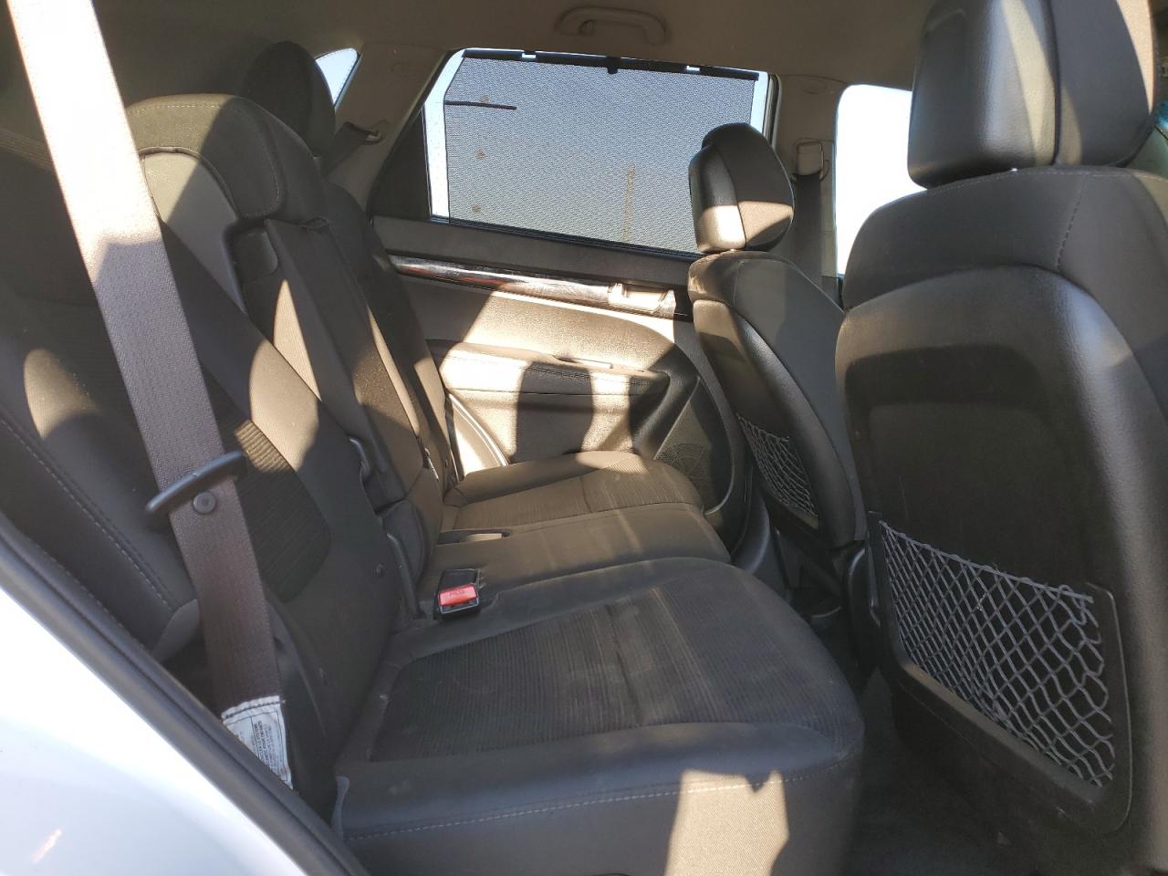 2015 Kia Sorento - Image 12