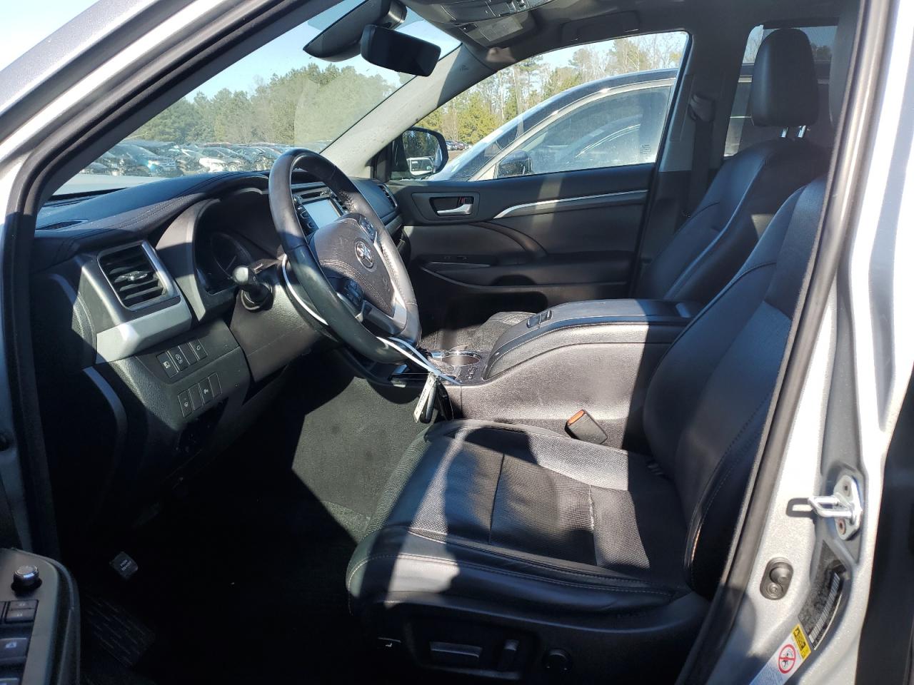 2017 Toyota Highlander - Image 7