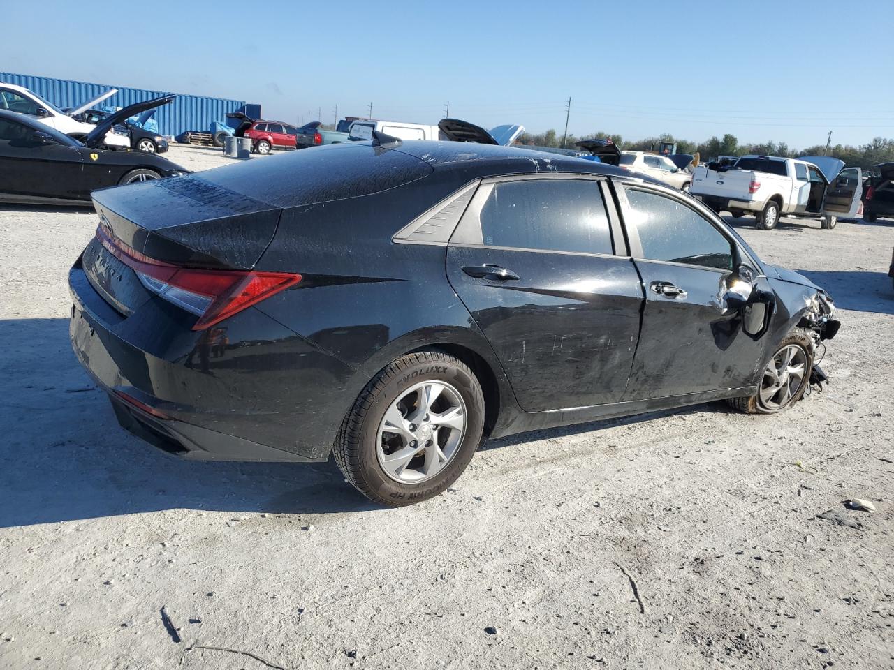 2021 Hyundai Elantra - Image 3