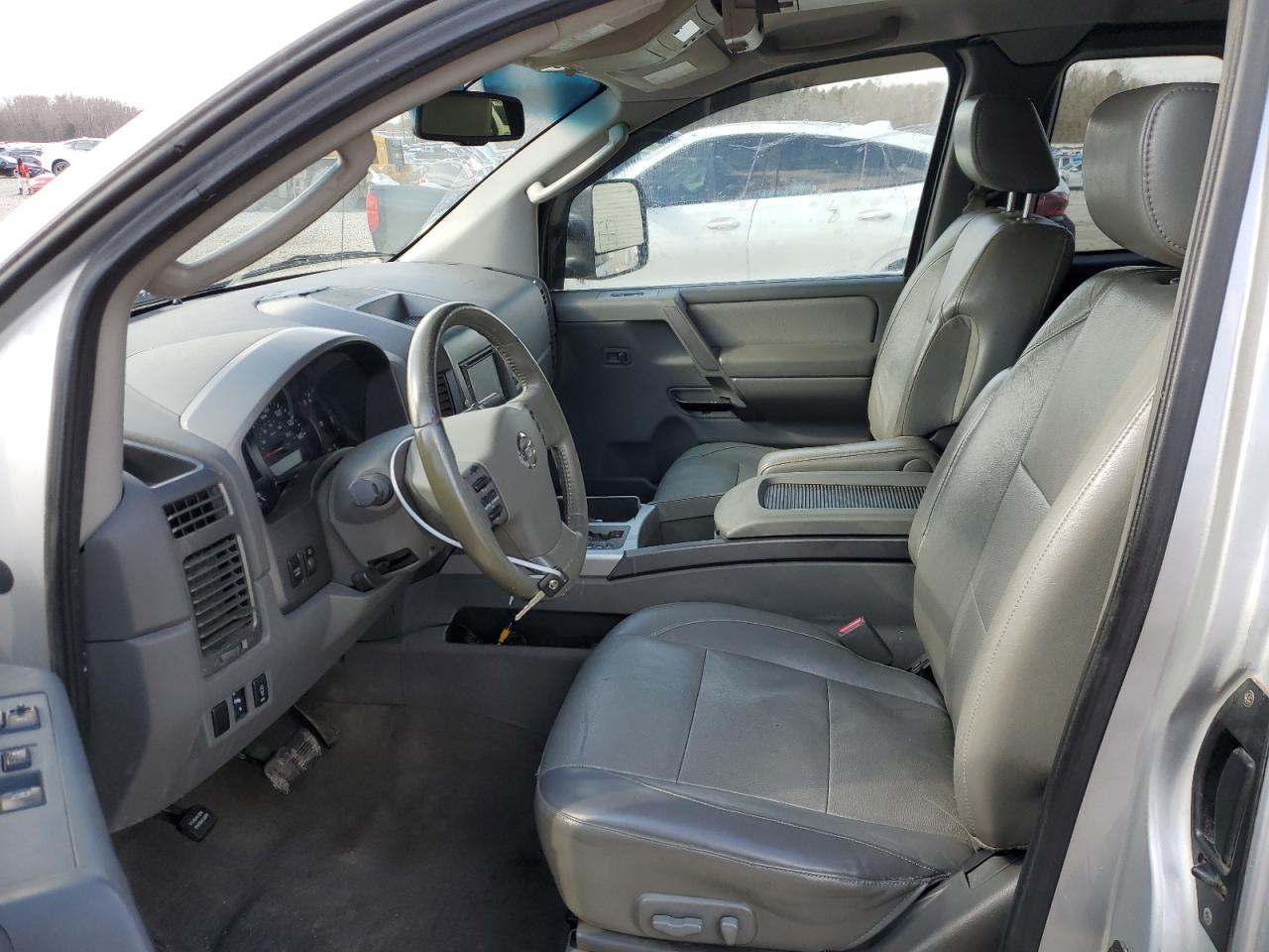 2007 Nissan Titan - Image 7