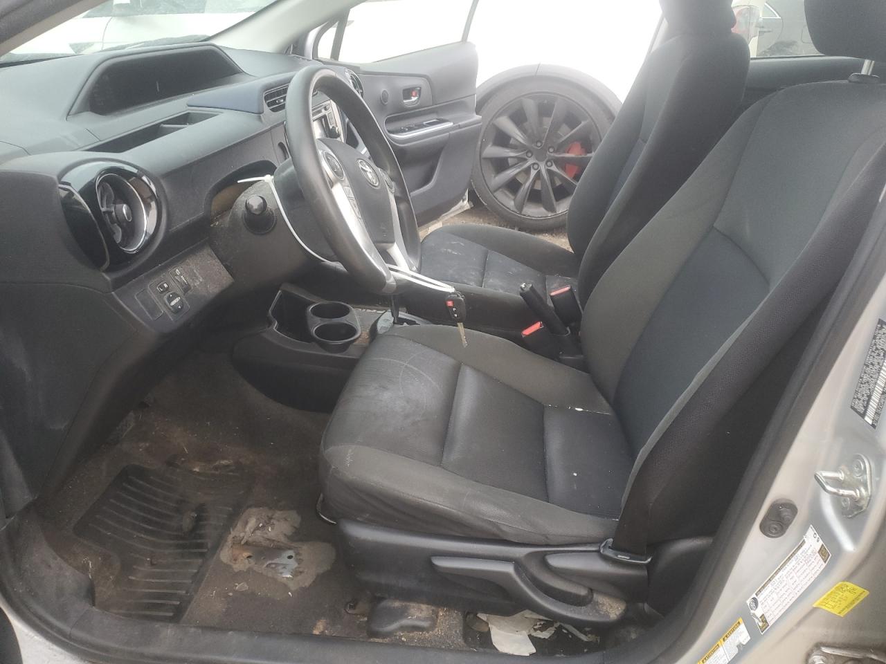 2015 Toyota Prius - Image 7