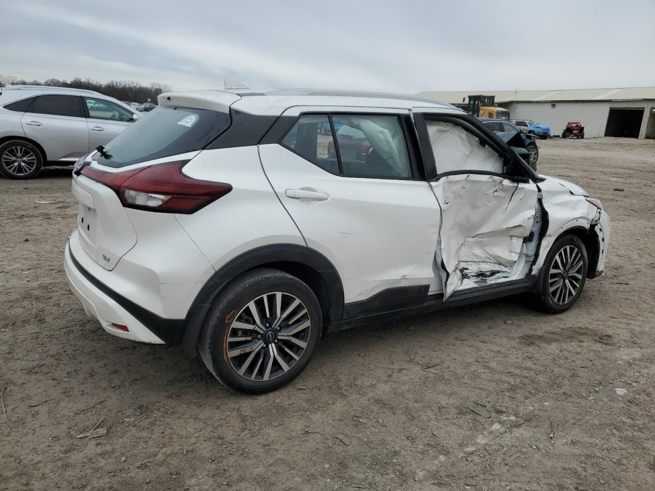 2022 Nissan Kicks - Image 3