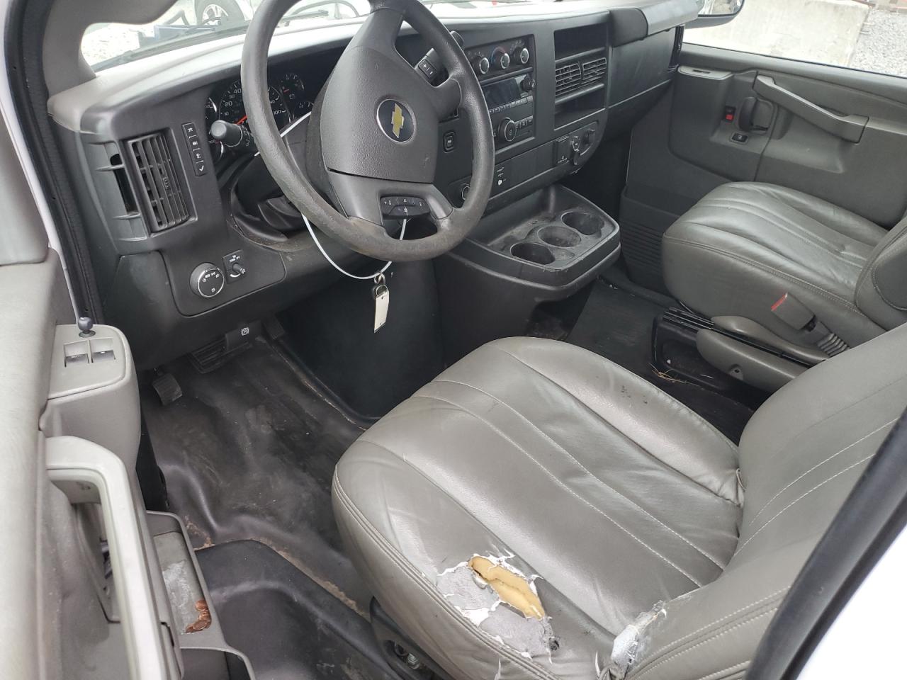 2017 Chevrolet Express VIN: 1GCWGASS4H1118453 Lot: 87353984