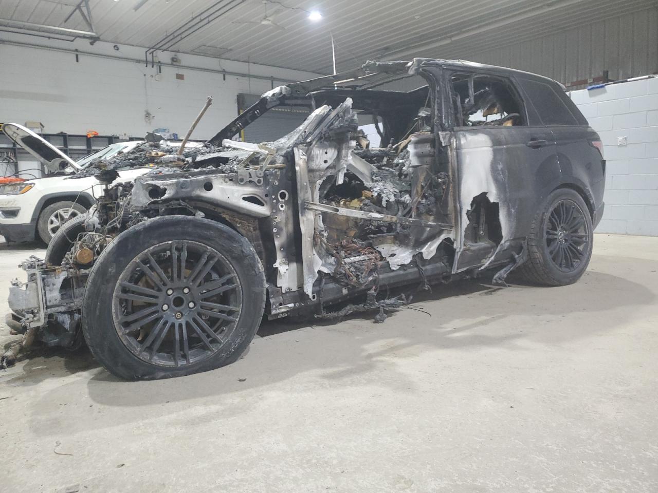 2016 Land Rover Range Rover - Image 1
