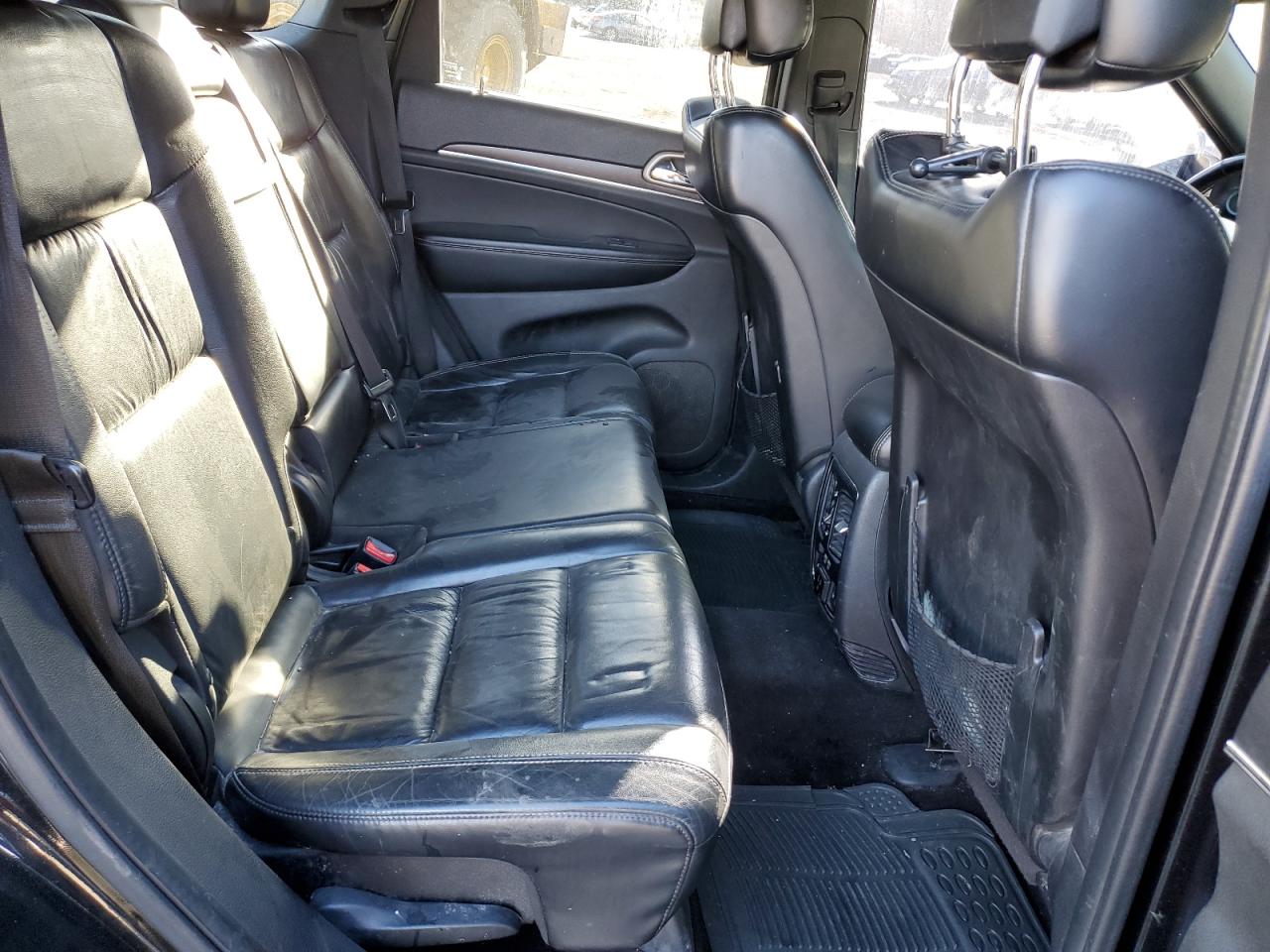 2015 Jeep Grand Cherokee - Image 11