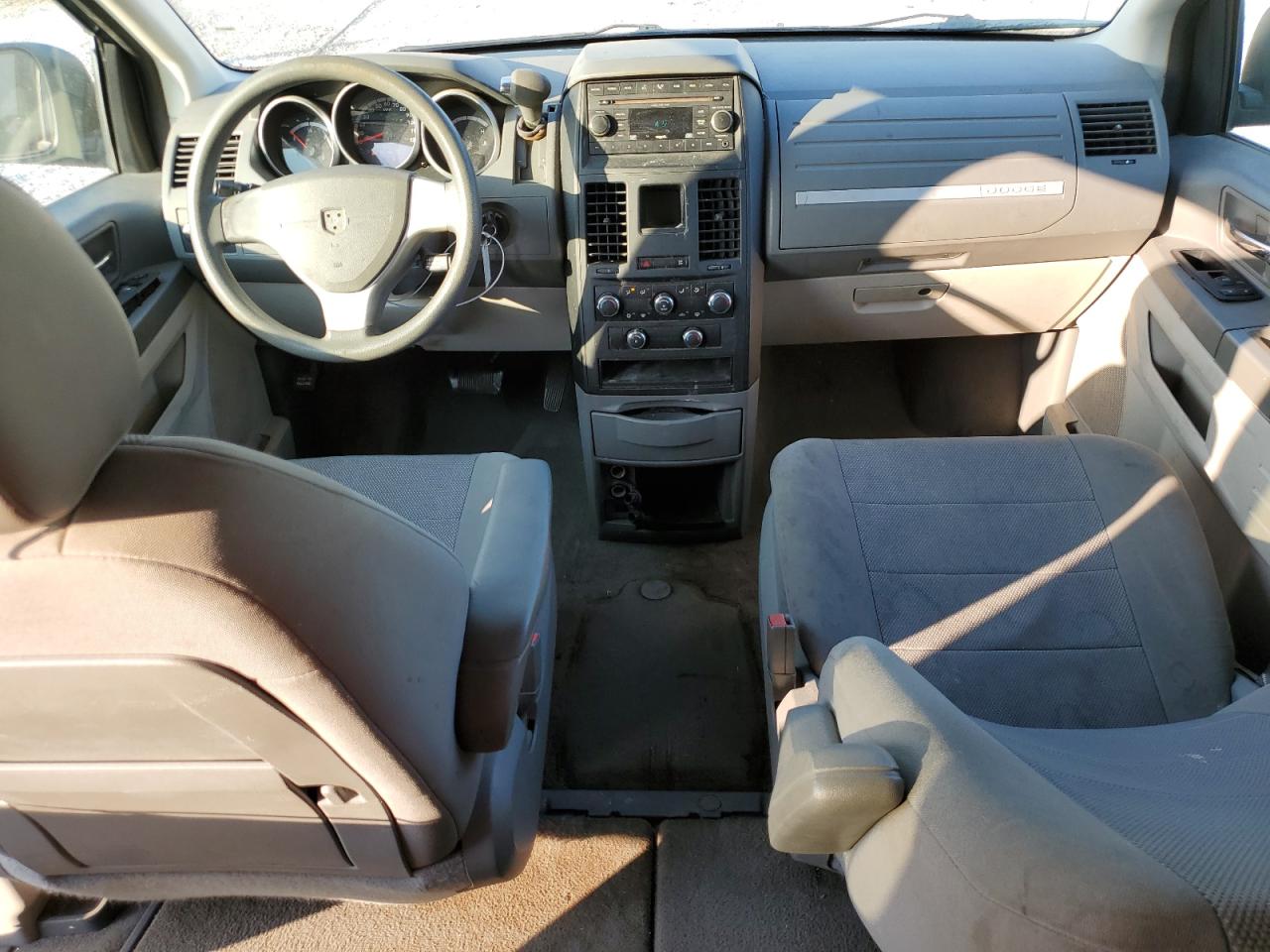 2008 Dodge Caravan - Image 8