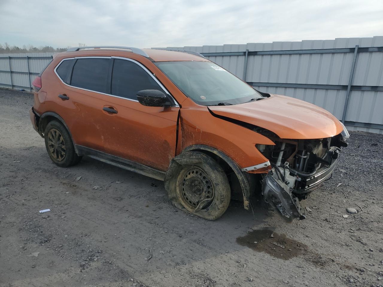 2017 Nissan Rogue - Image 4