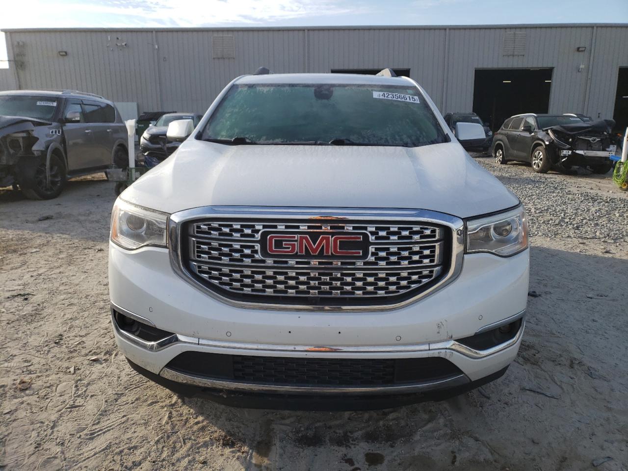 2018 GMC Acadia - Image 5