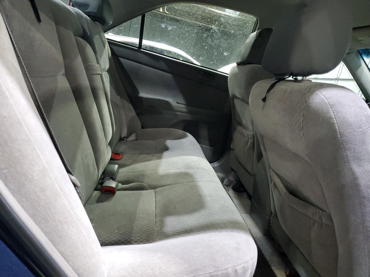 2004 Toyota Camry - Image 10