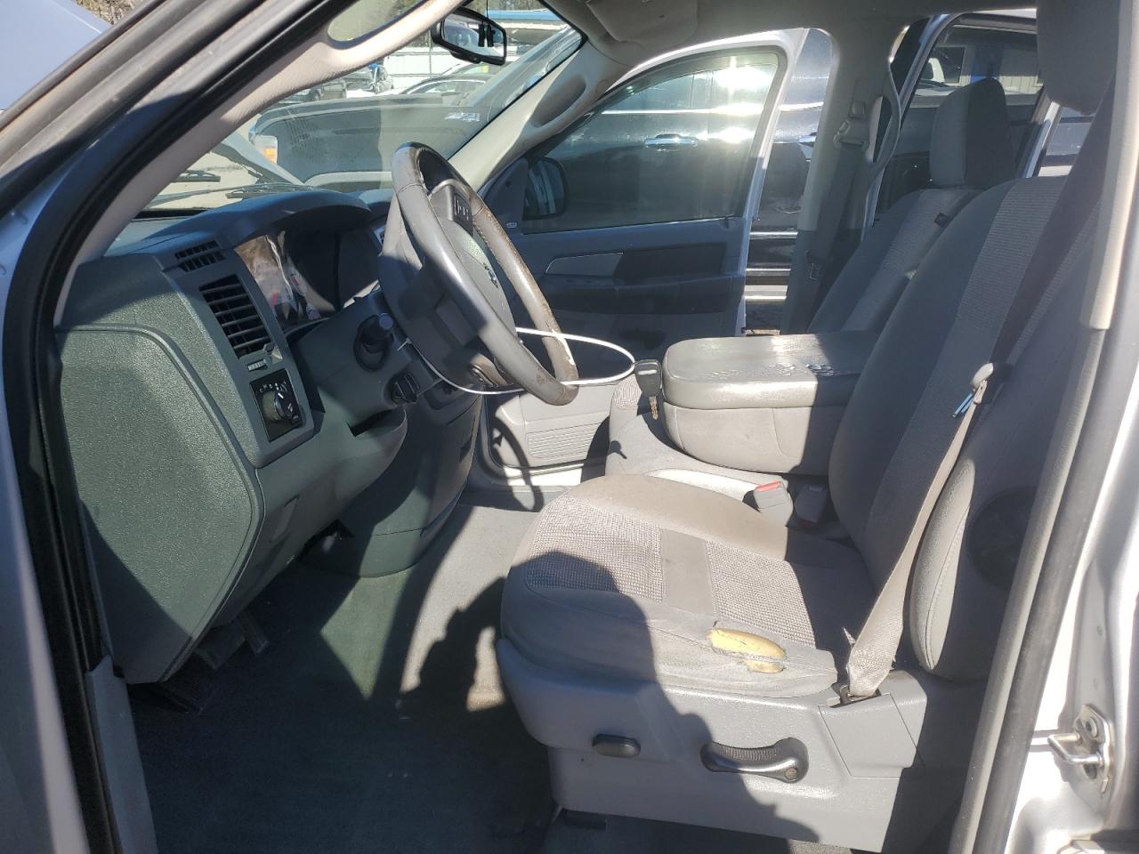 2007 Dodge RAM - Image 7