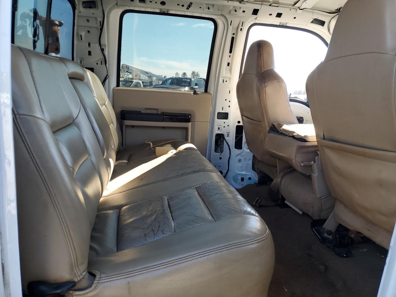 2008 Ford F350 - Image 11