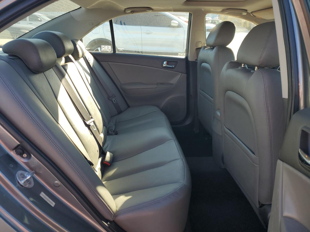 2009 Hyundai Sonata - Image 10