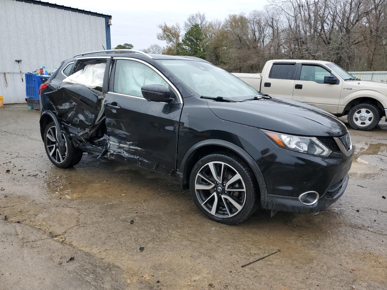 2018 Nissan Rogue - Image 4