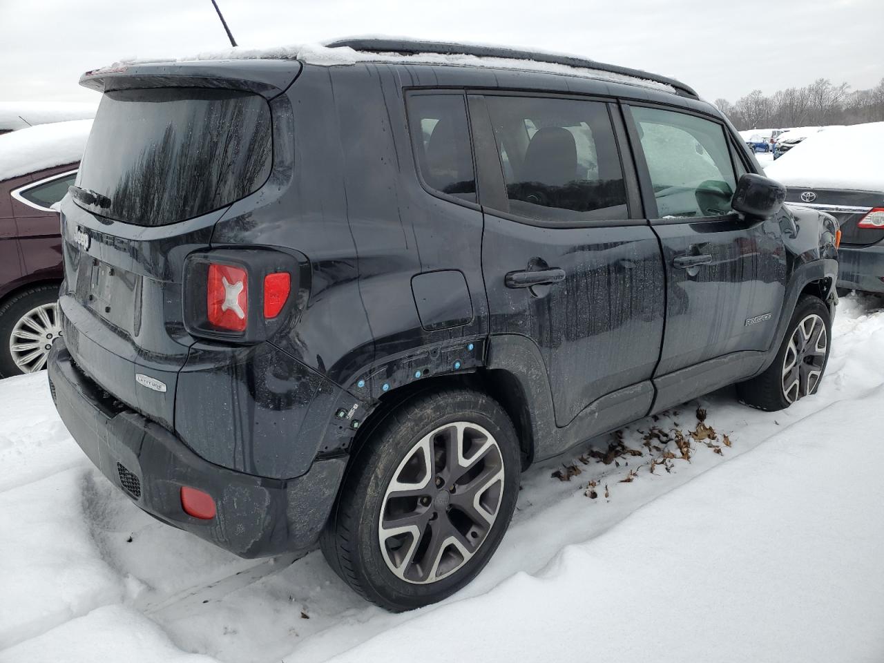 2016 Jeep Renegade - Image 3