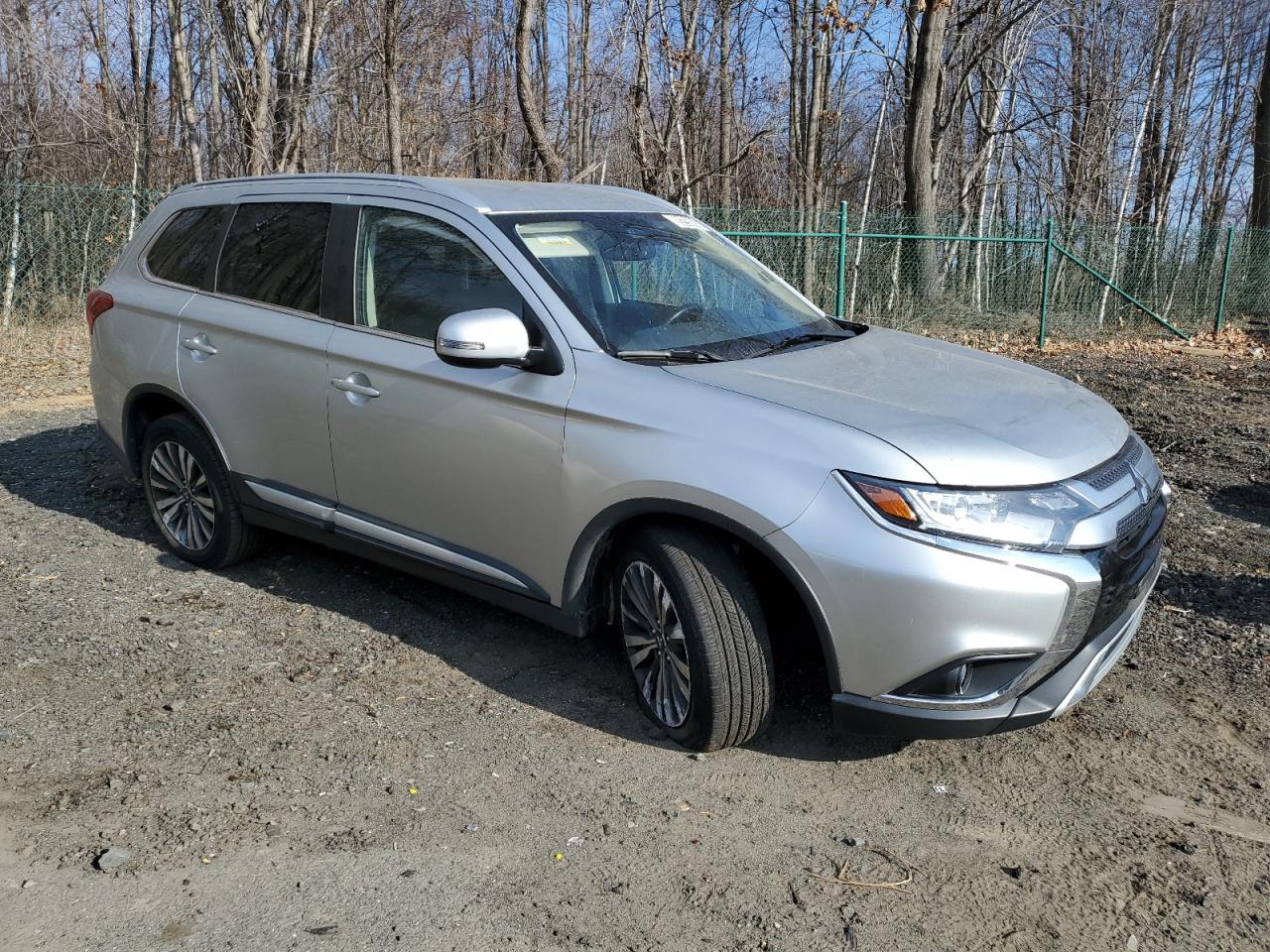 2020 Mitsubishi Outlander - Image 4