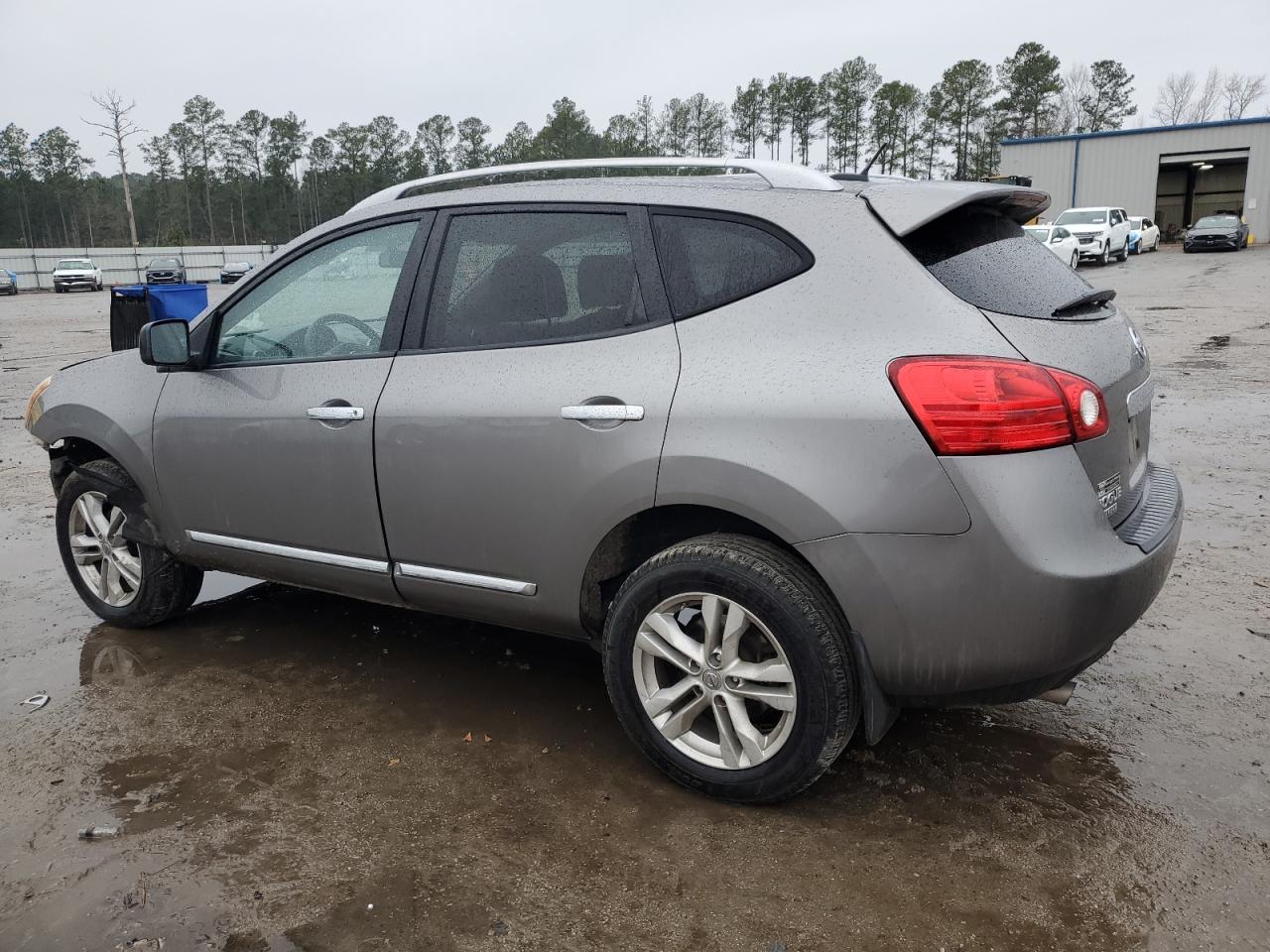 2015 Nissan Rogue - Image 2