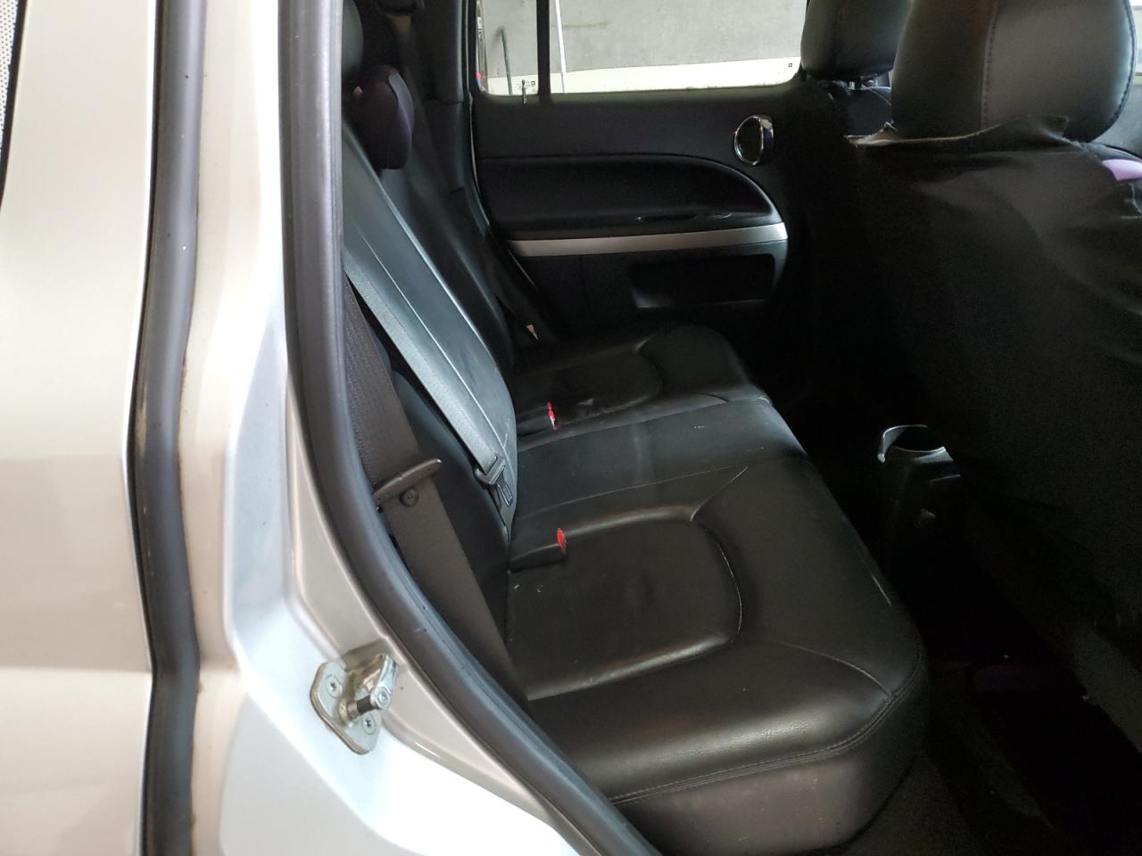 2009 Chevrolet HHR - Image 10
