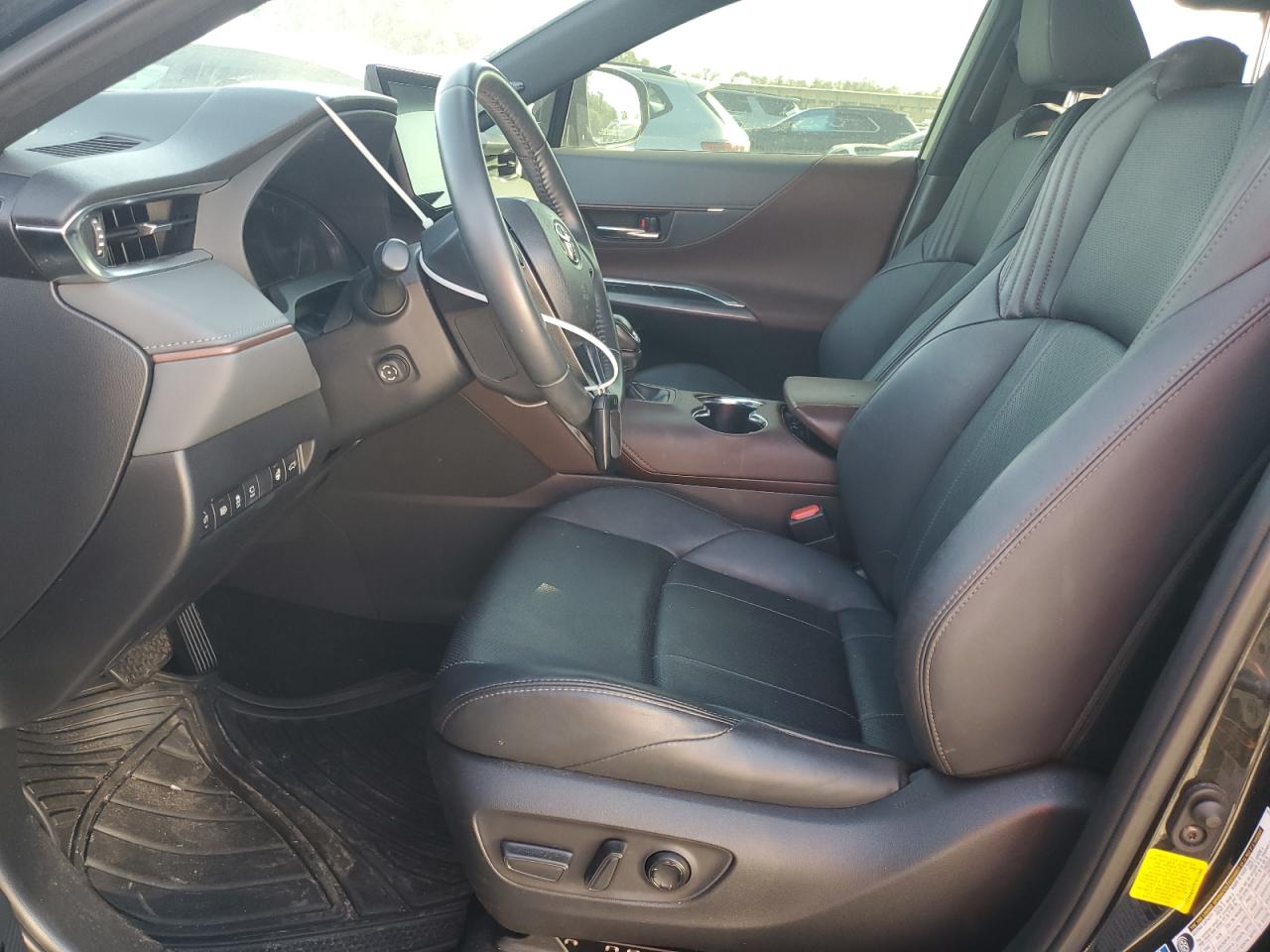 2021 Toyota Venza - Image 7