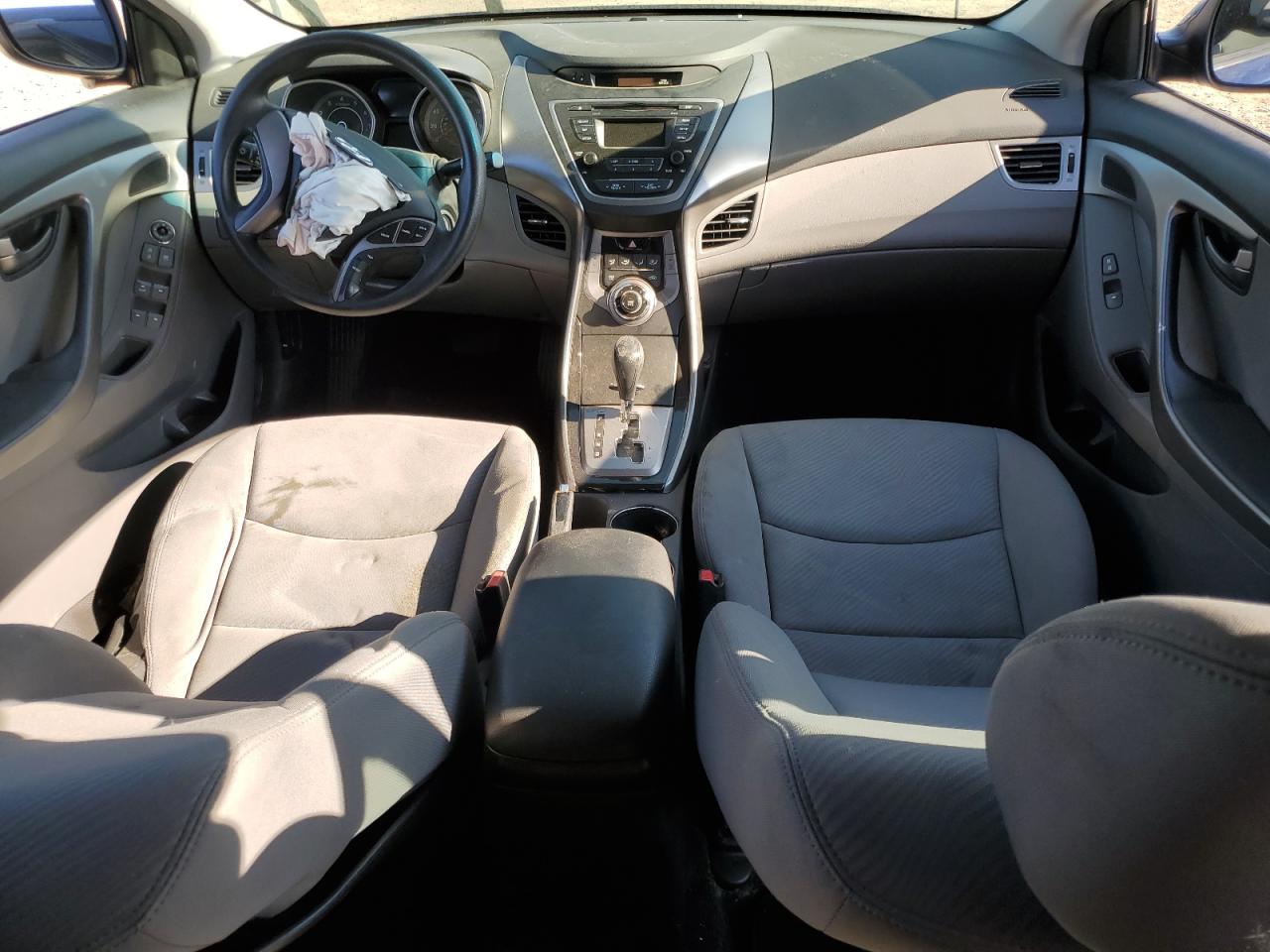 2013 Hyundai Elantra - Image 8