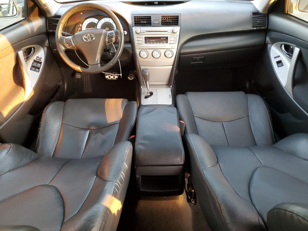 2011 Toyota Camry - Image 8