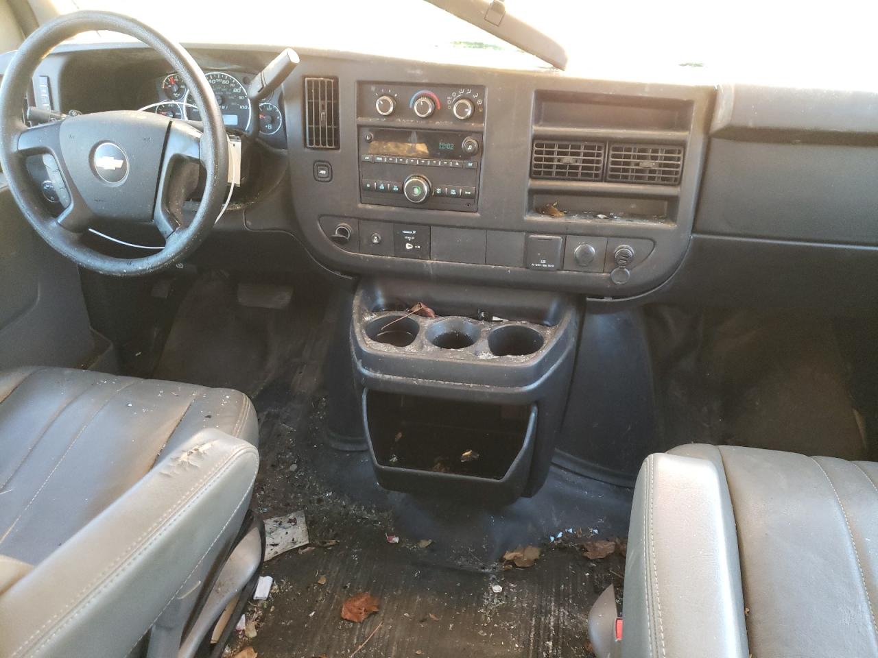 2015 Chevrolet Express - Image 8