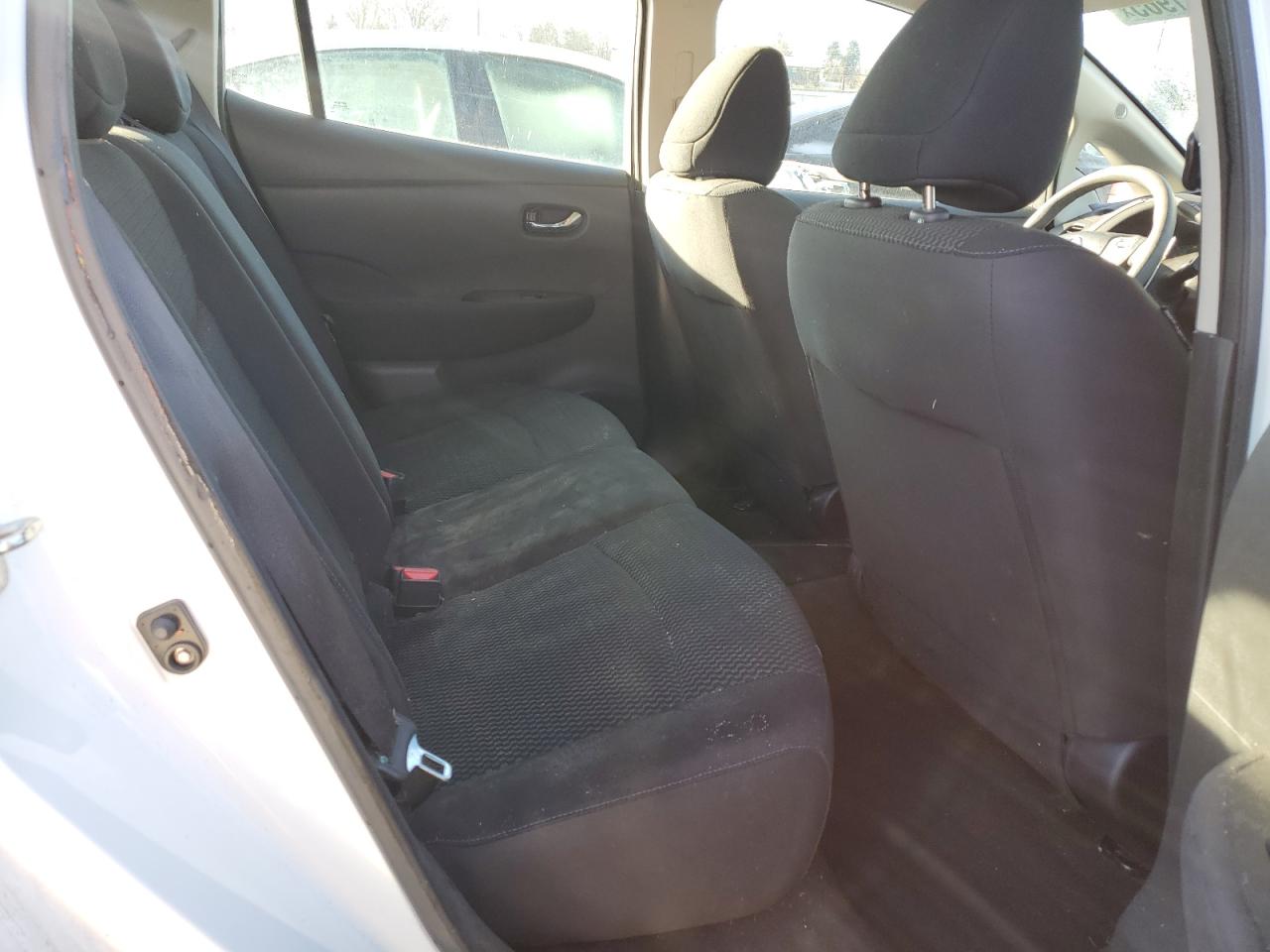 2017 Nissan Leaf - Image 10