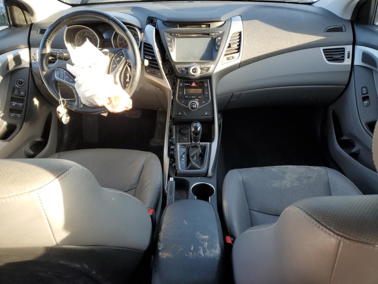 2015 Hyundai Elantra - Image 8