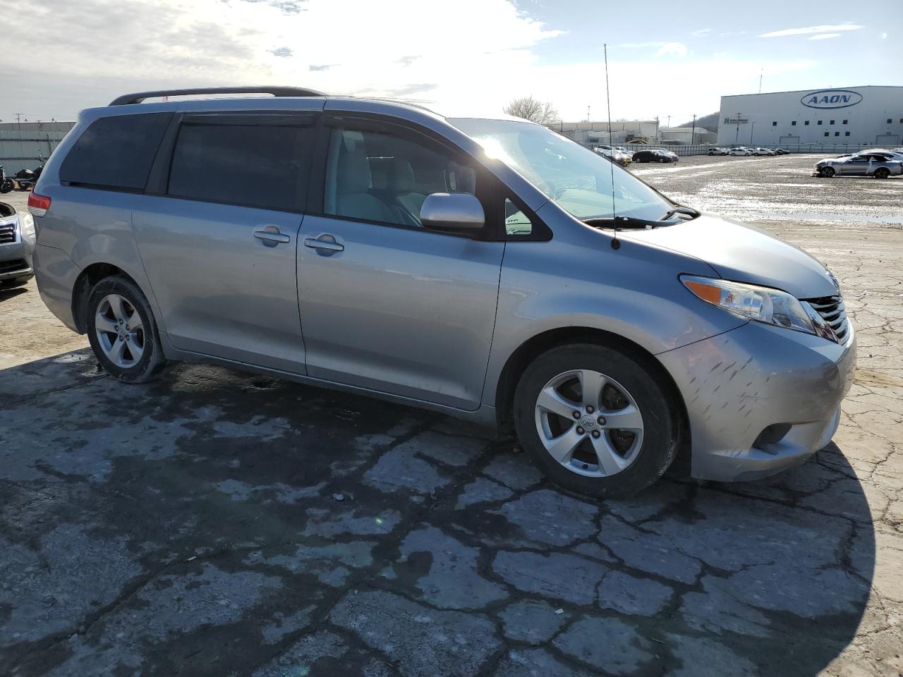 2013 Toyota Sienna - Image 4