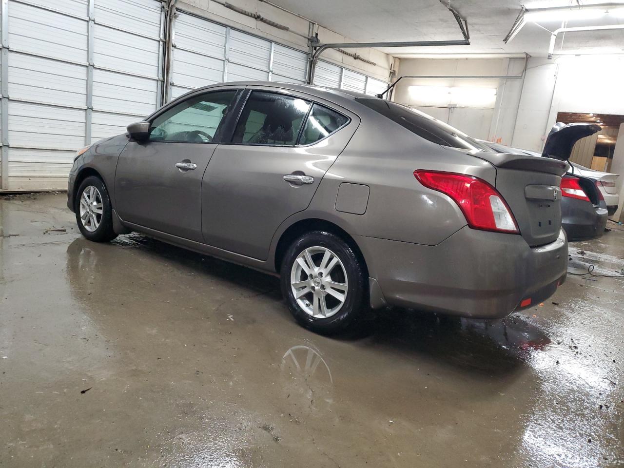 2015 Nissan Versa - Image 2