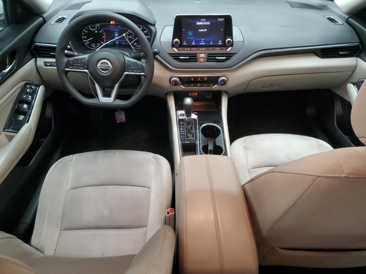 2021 Nissan Altima - Image 8