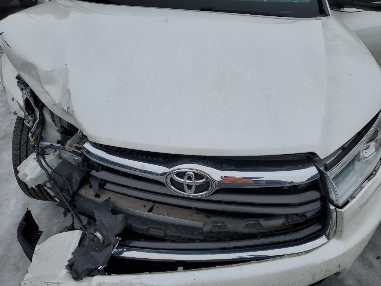 2016 Toyota Highlander - Image 13