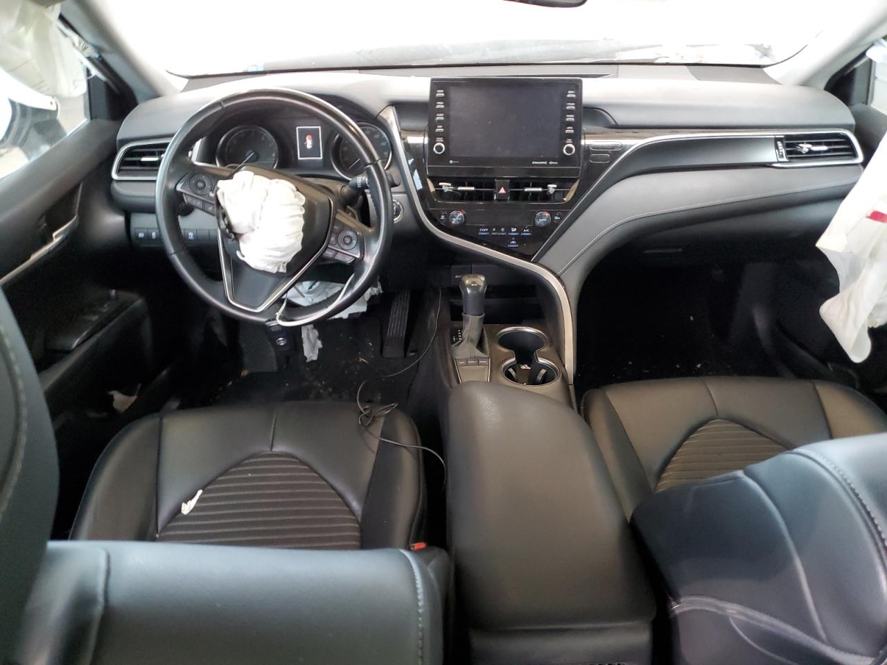 2022 Toyota Camry - Image 8