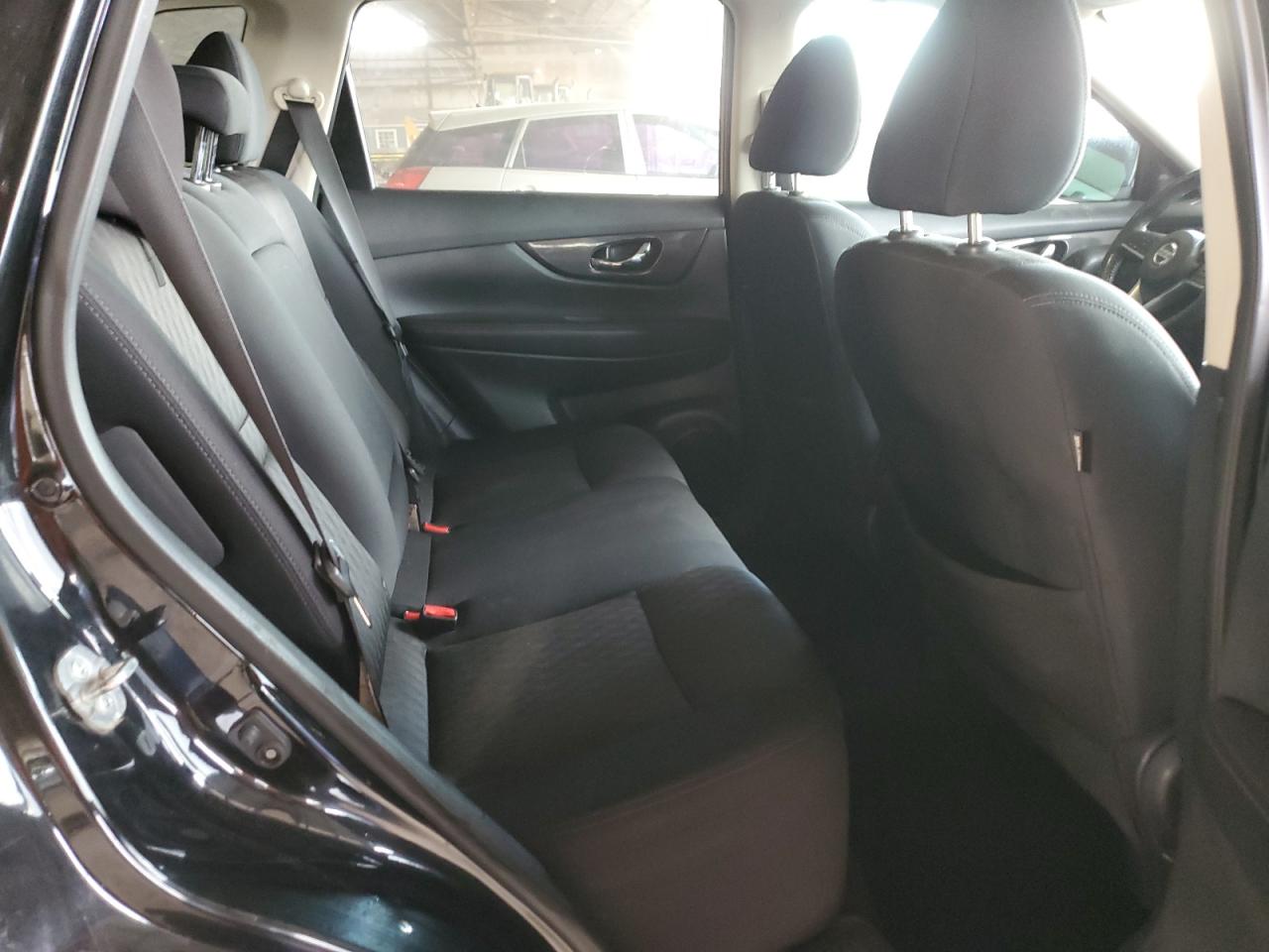 2017 Nissan Rogue - Image 10