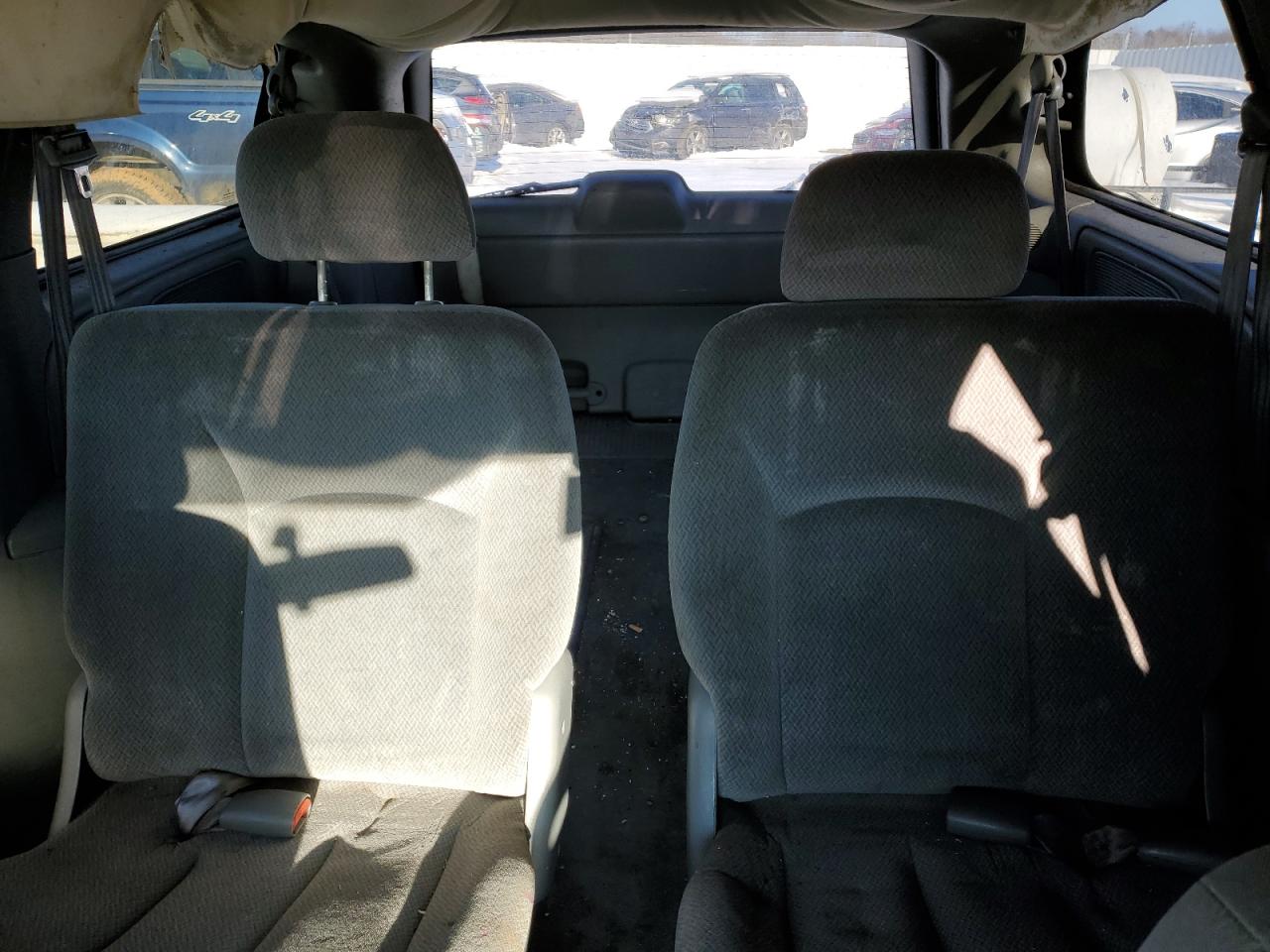 2004 Chrysler Town & Country - Image 10