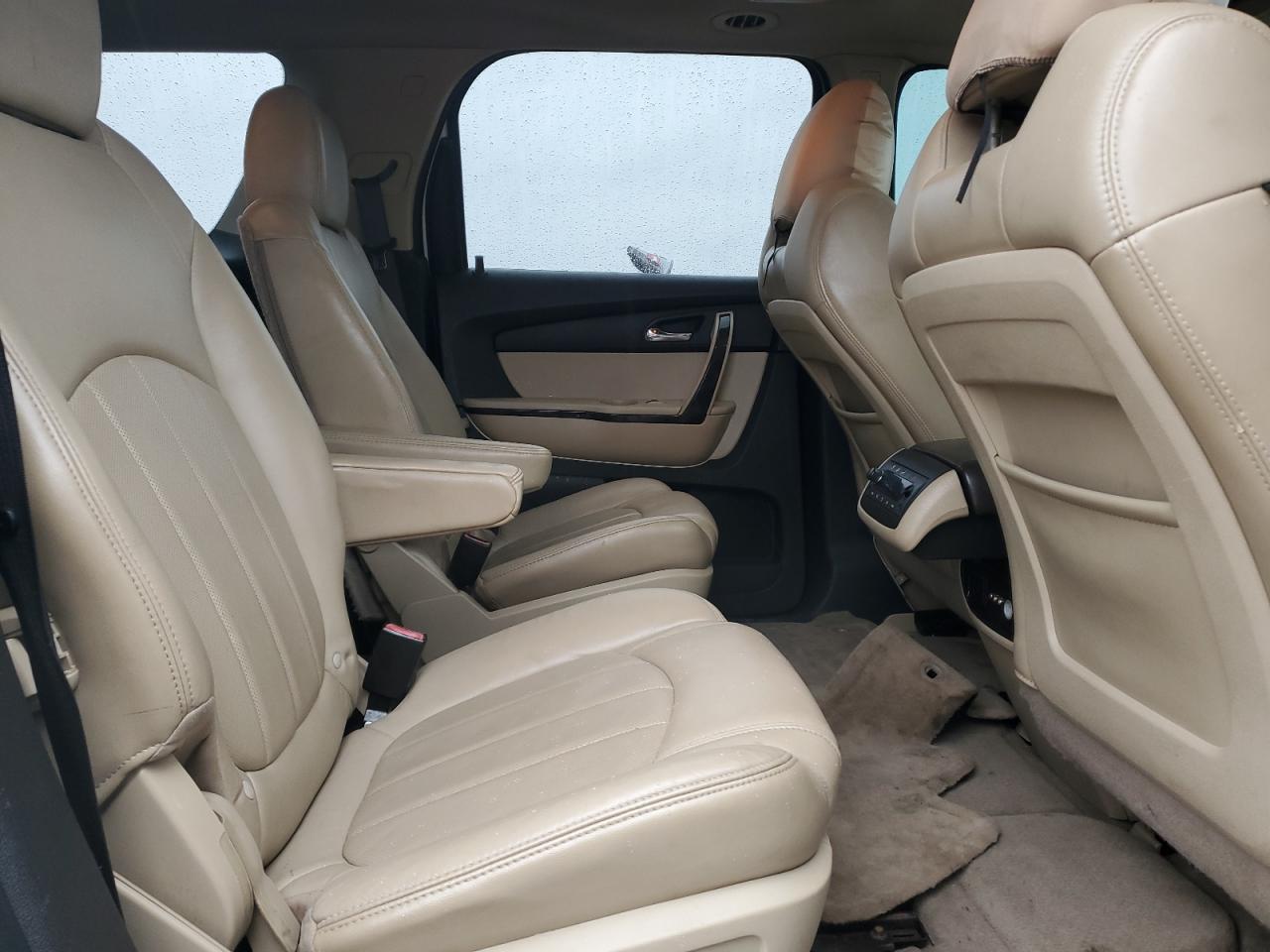 2011 GMC Acadia - Image 12