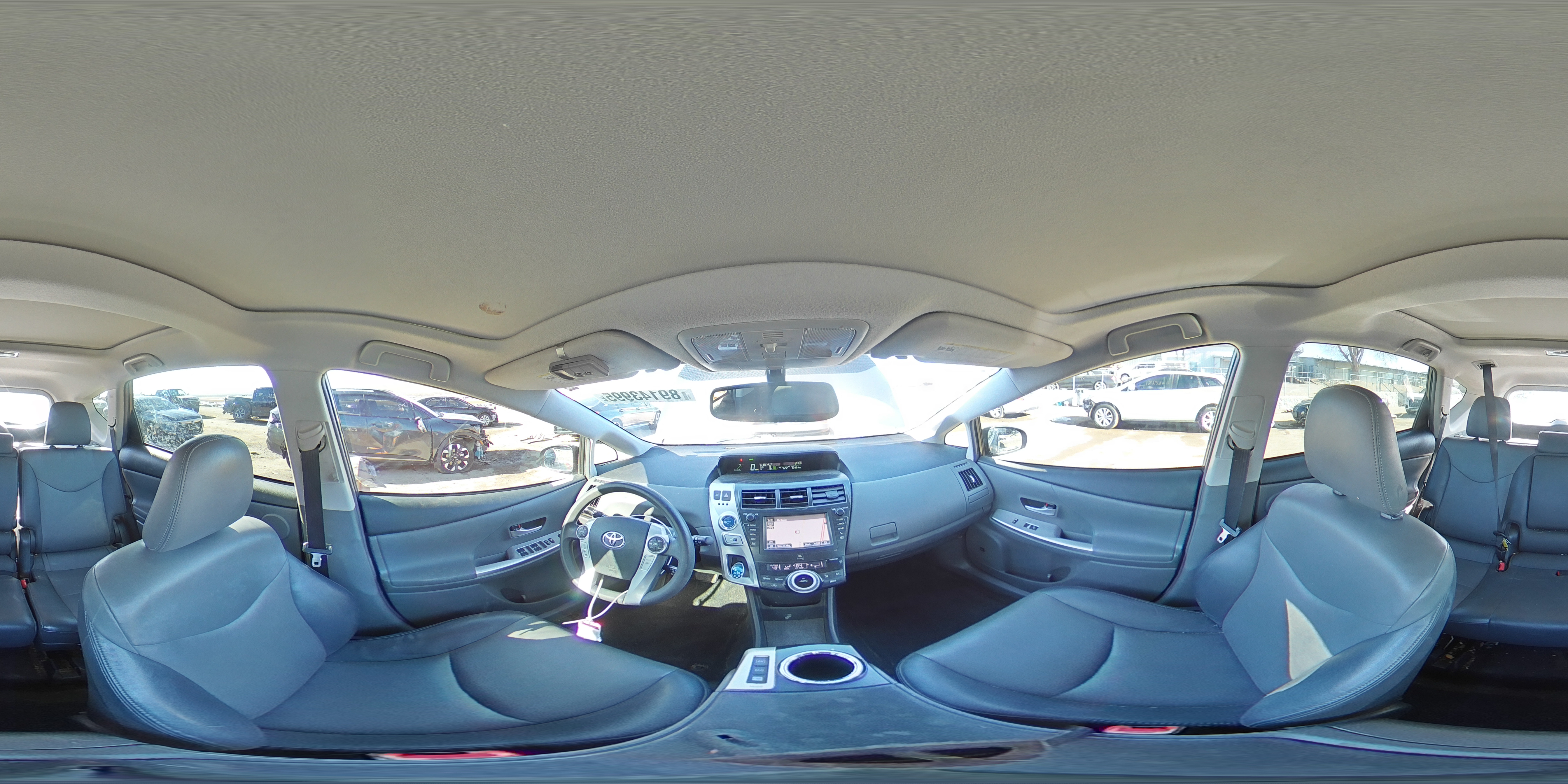 2012 Toyota Prius - Image 16