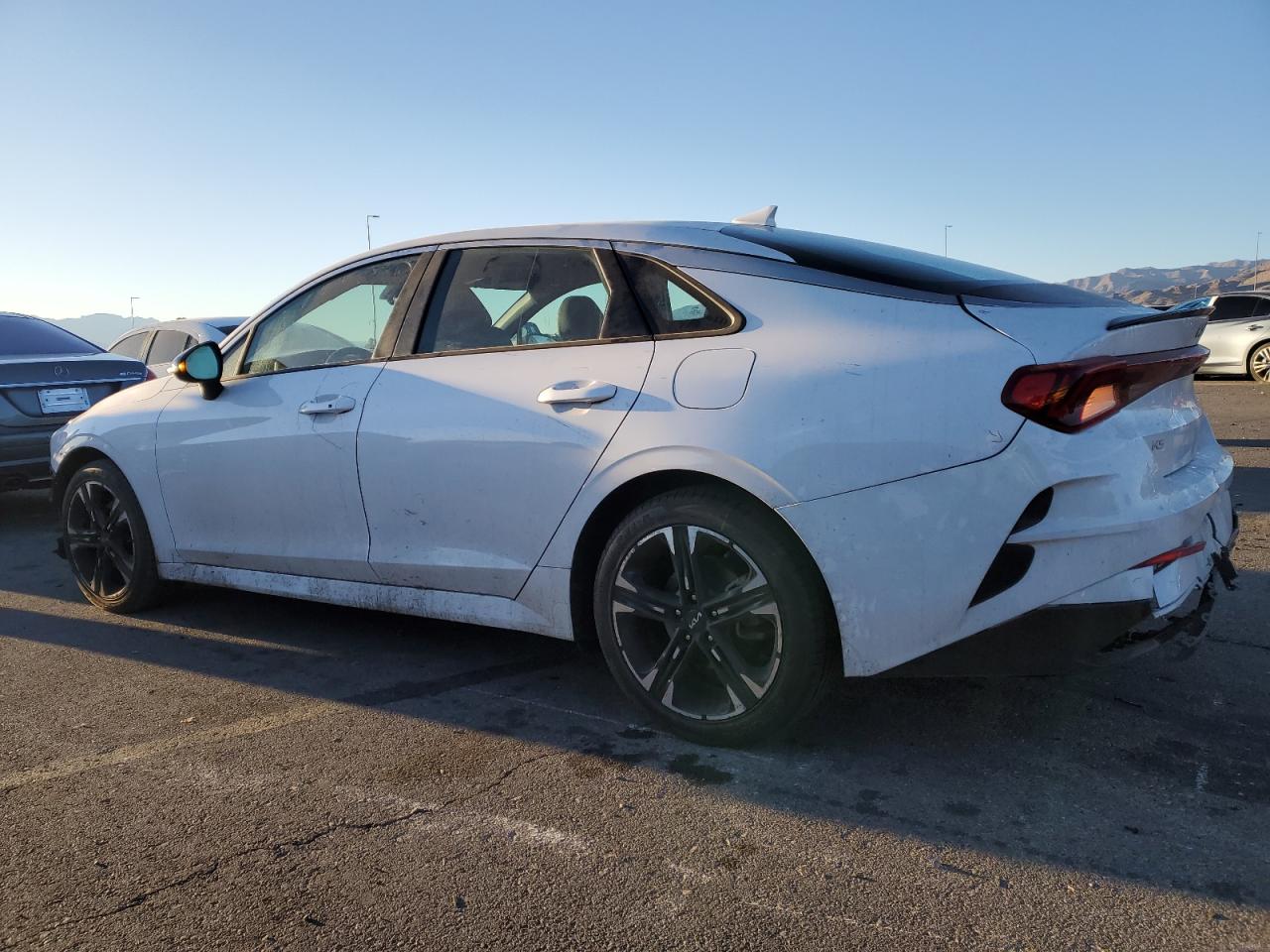 2023 Kia K5 - Image 2