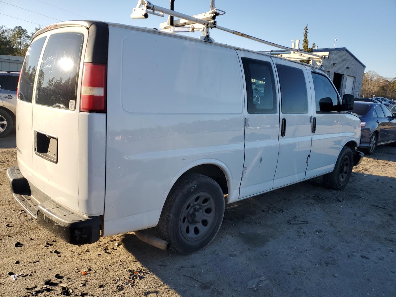 2008 Chevrolet Express - Image 3