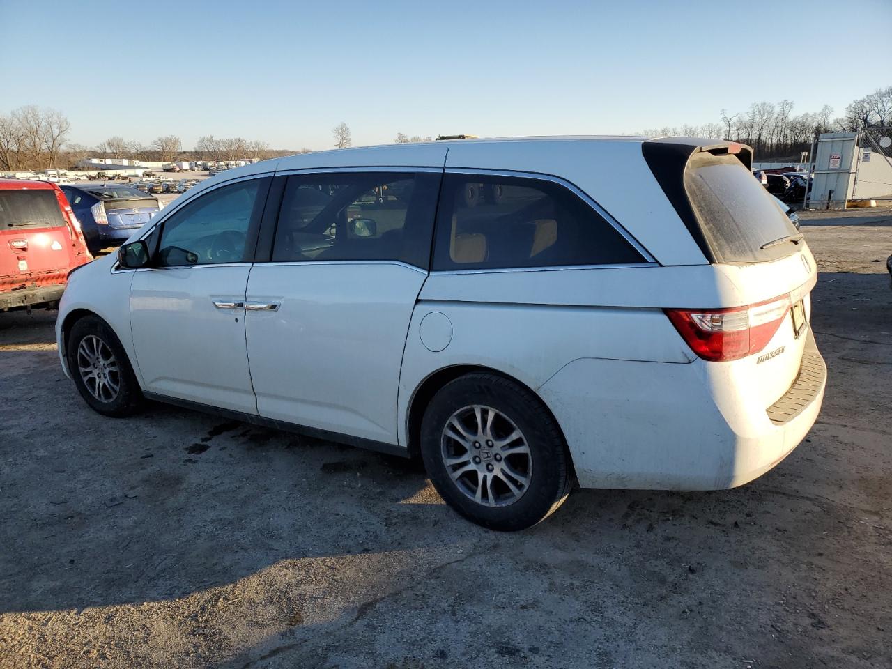 2011 Honda Odyssey - Image 2