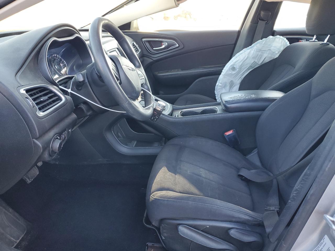 2015 Chrysler 200 - Image 7