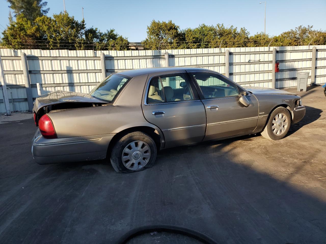 2003 Mercury Grand Marquis - Image 3