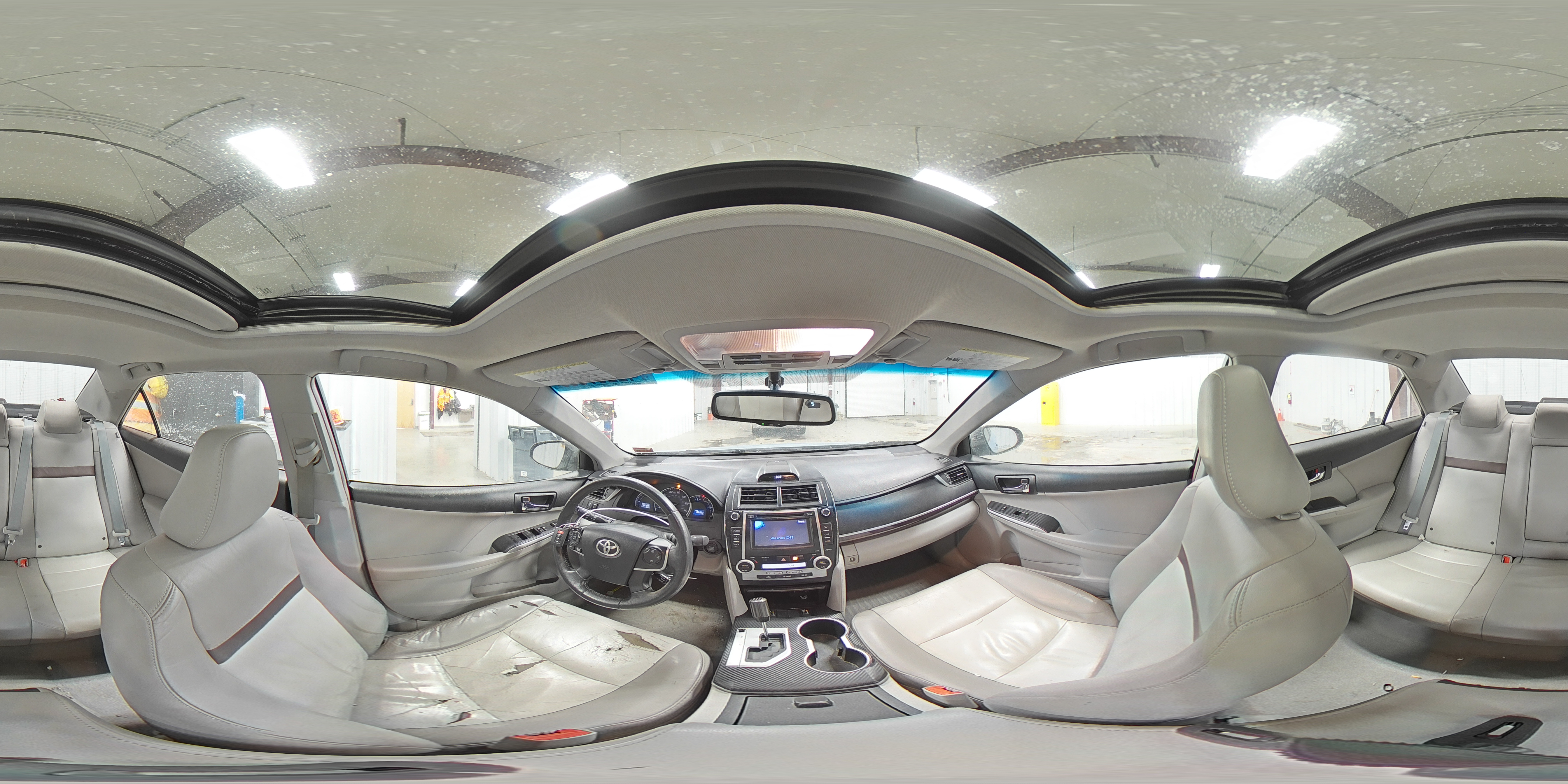 2012 Toyota Camry - Image 13