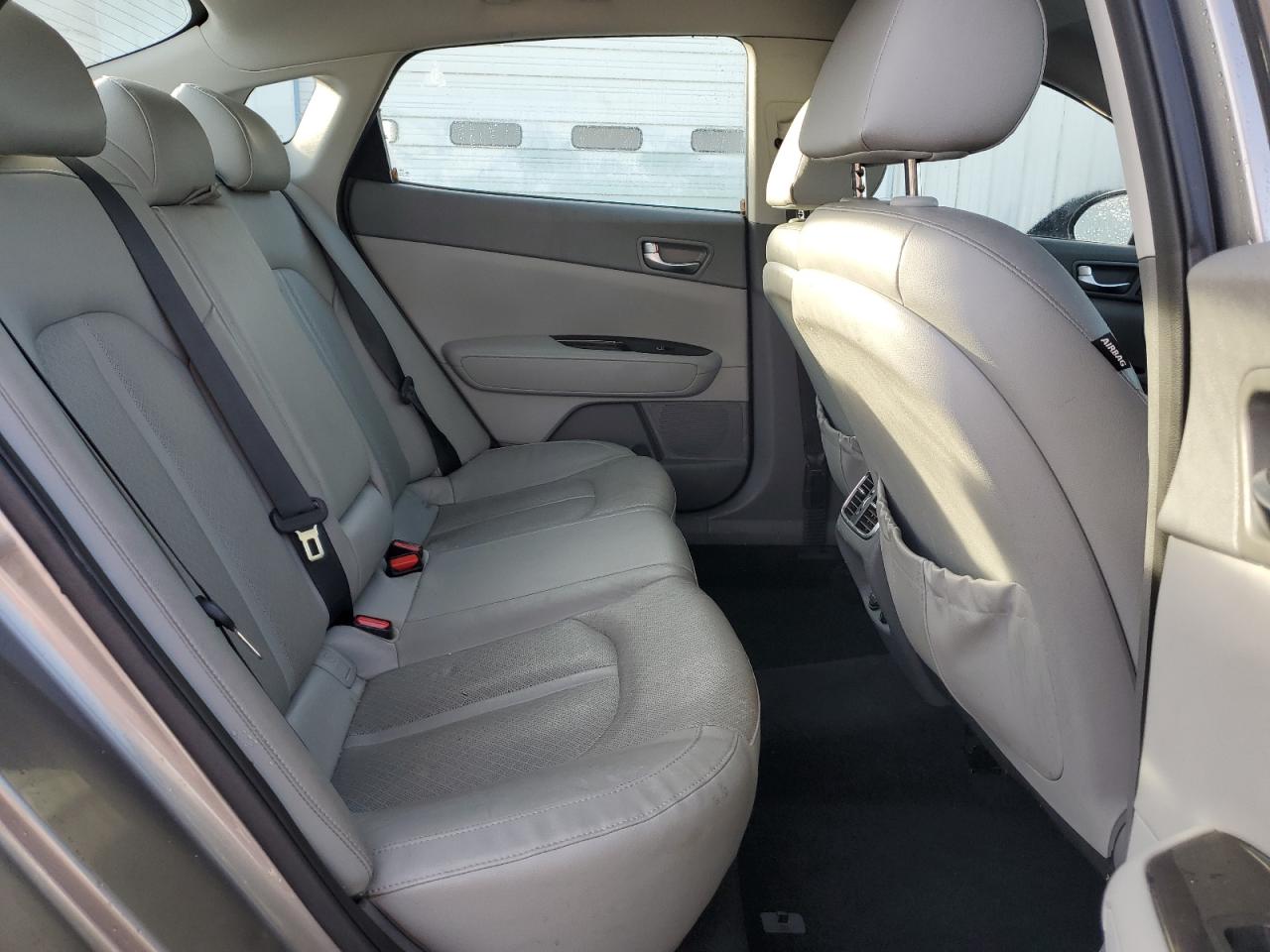 2016 Kia Optima - Image 10