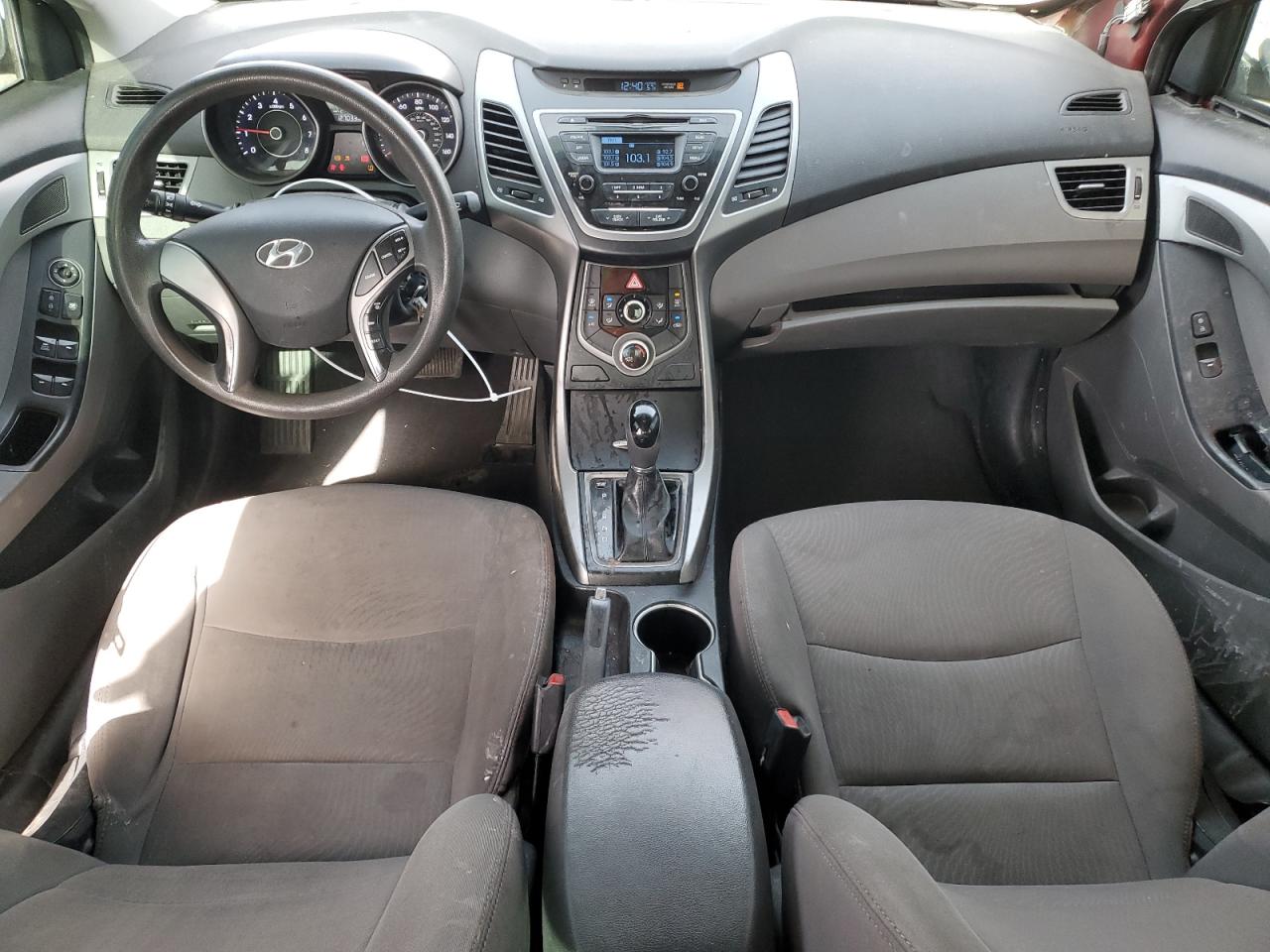 2014 Hyundai Elantra - Image 8