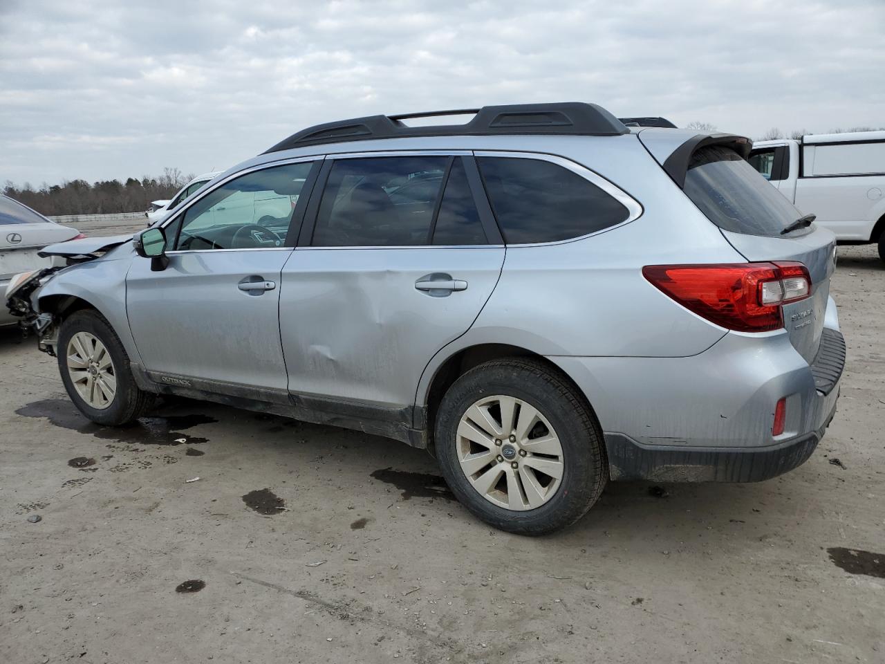 2015 Subaru Outback - Image 2