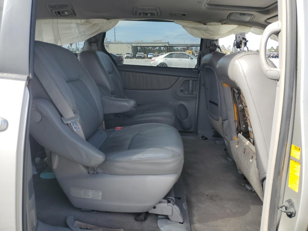 2006 Toyota Sienna - Image 12
